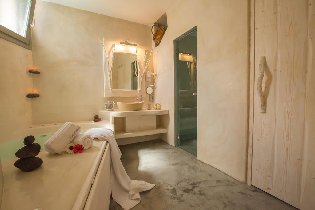 Love Nest With Hot Tub, Hammam & Outdoor Cinema Akrotírion Kültér fotó