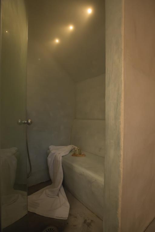 Love Nest With Hot Tub, Hammam & Outdoor Cinema Akrotírion Kültér fotó